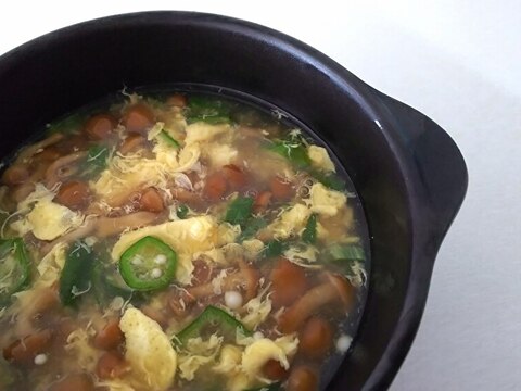オクラとなめこで✨ネバネバ野菜の中華かき玉スープ